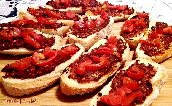 Bruschetta z pomidorami i ziołami