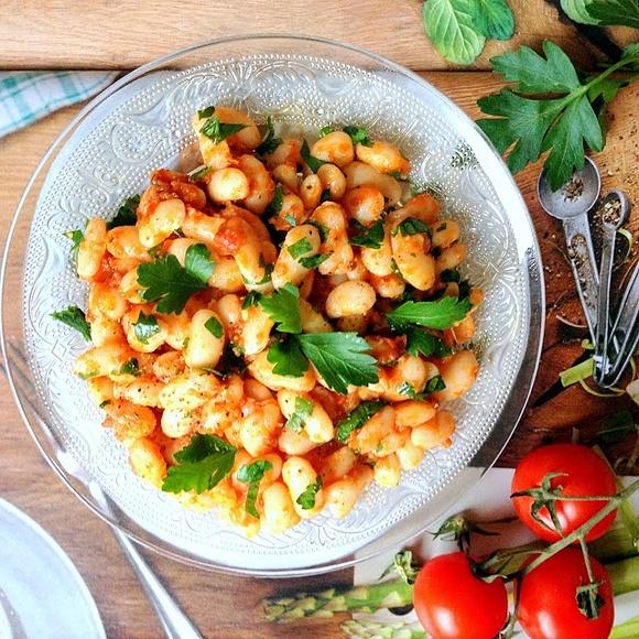 Fasolka biała z pomidorowym pesto