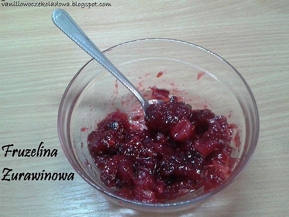 Frużelina żurawinowa z owoców w żelu i sezonowych owoców