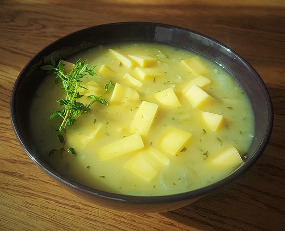 Zupa cebulowa – polsko-francuski klasyk na zimę
