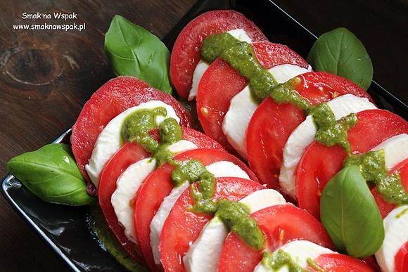 Sałatka caprese z pesto szczypiorkowo-bazyliowym