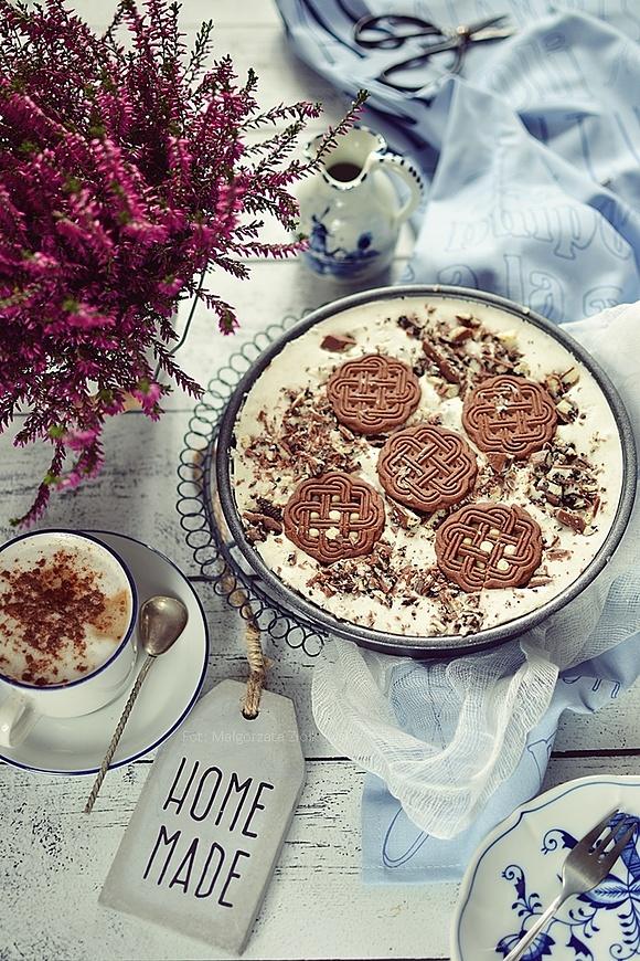 Sernik markizowy na zimno z ciasteczkami i czekoladą Oreo