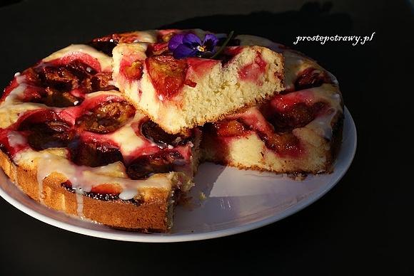 Kokosowe ciasto ze śliwkami i cytryną
