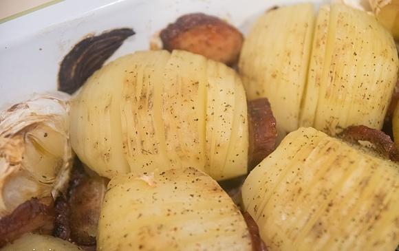 Pieczone ziemniaki z czosnkiem