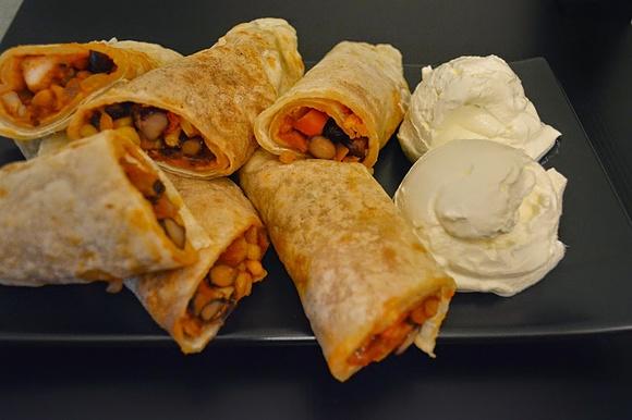 Burritos z kurczakiem bezglutenowe i meksykańskie