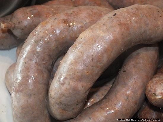 Domowa biała kiełbasa