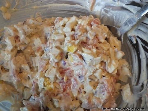 Pasta z jajek i łososia wędzonego