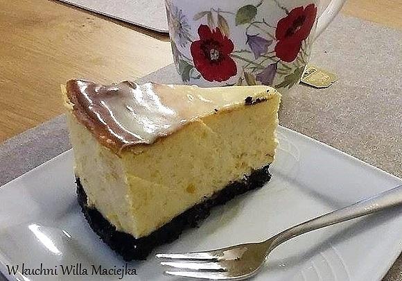 Dyniowy sernik z ciasteczkami Oreo i masłem