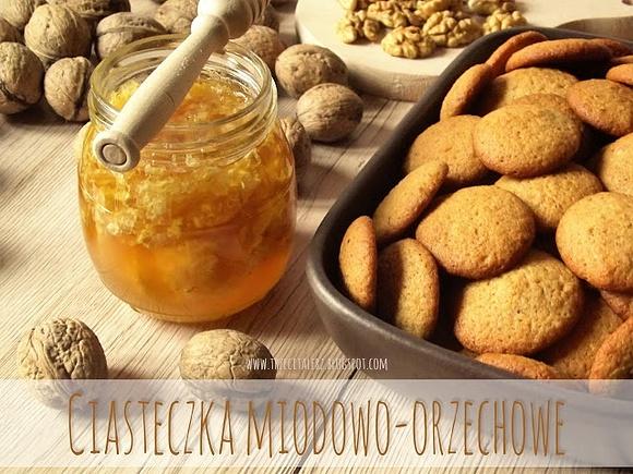 Ciasteczka miodowo-orzechowe delikatne i miękkie