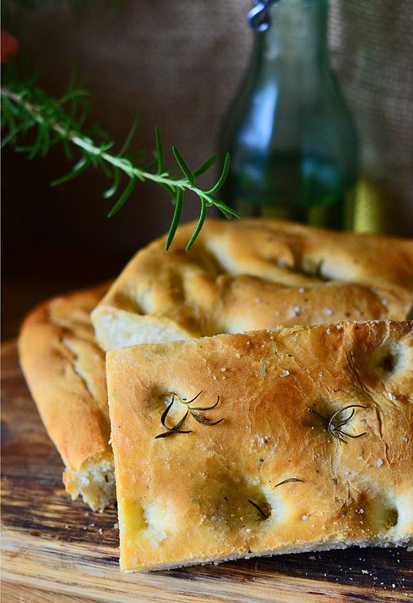 Focaccia rozmarynowa