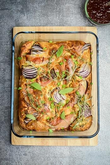 Ropucha w dziurze czyli toad in the hole - tradycyjna brytyjska potrawa