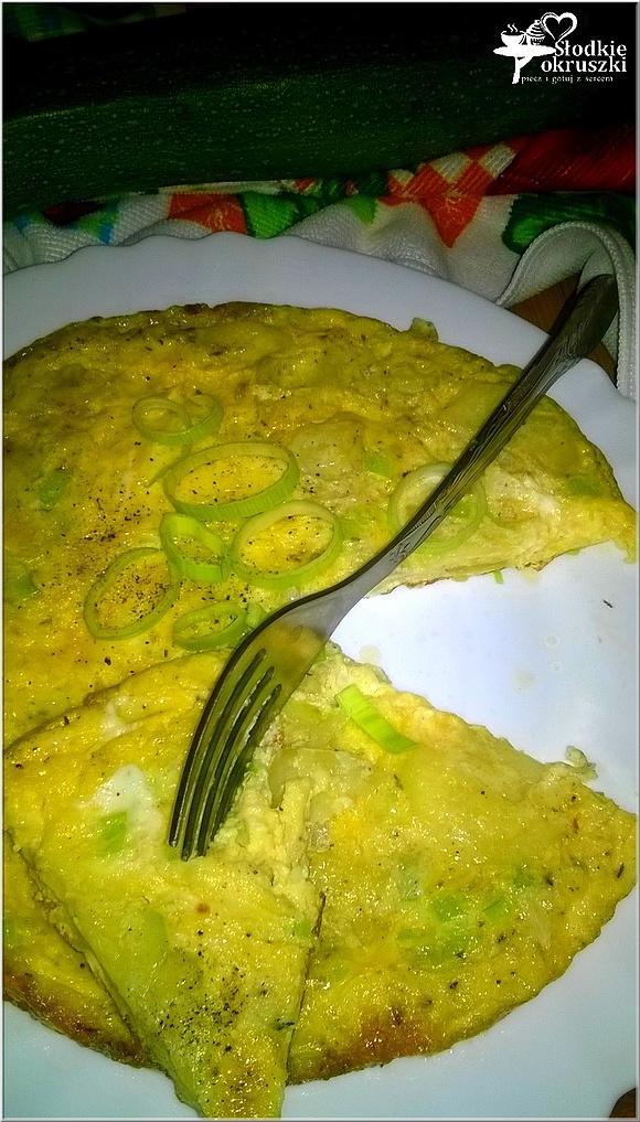 Szybka frittata z cukinią i porem
