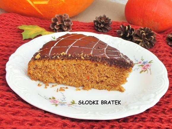 Korzenne ciasto dyniowo-marchewkowe