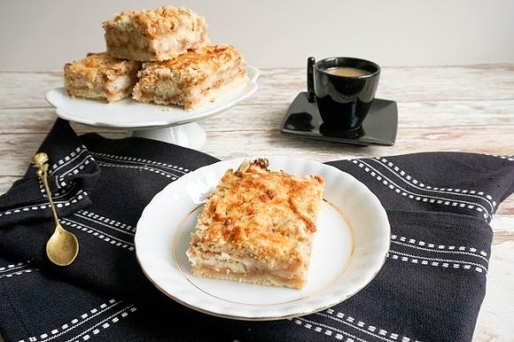 Szarlotka sypana - szybkie ciasto z jabłkami na jesień