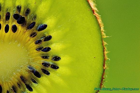 Smoothie z kiwi i jabłka oczyszcza i wzmacnia odporność