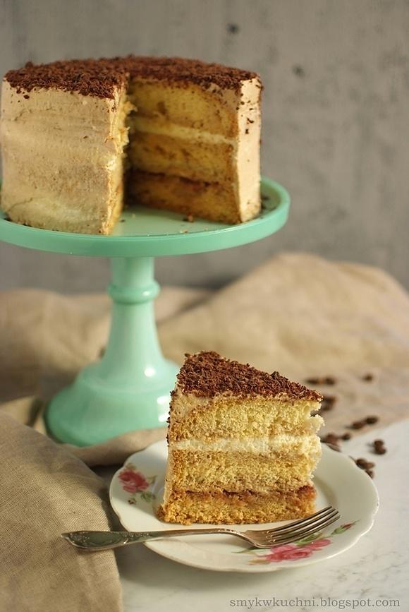 Tort kawowo-różany na urodziny do domu
