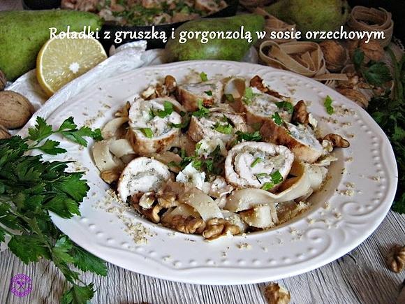 Roladki z gruszką i gorgonzolą w sosie orzechowym