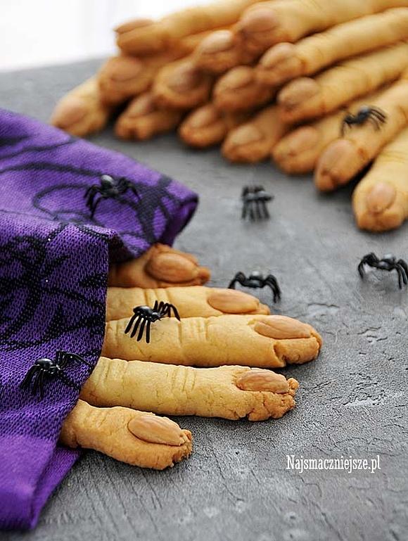 Ciasteczka paluchy wiedźmy z migdałami