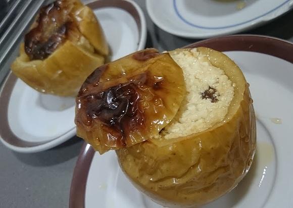 Pieczone jabłka z twarogowym nadzieniem