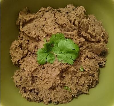 Dip z czarnej fasoli