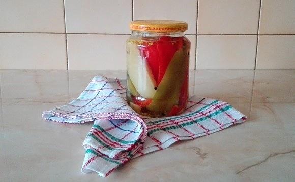 Papryka marynowana w zalewie octowej z przyprawami