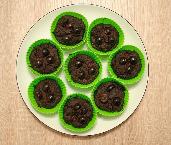 Czekoladowe muffinki z żurawiną i burakiem