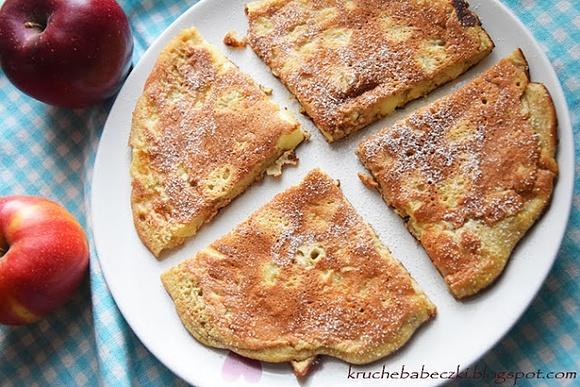 Omlet biszkoptowy z jabłkami i cynamonem