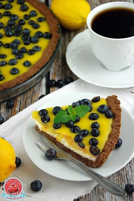 Tarta cytrynowa z borówkami - czekoladowy spód i krem mascarpone
