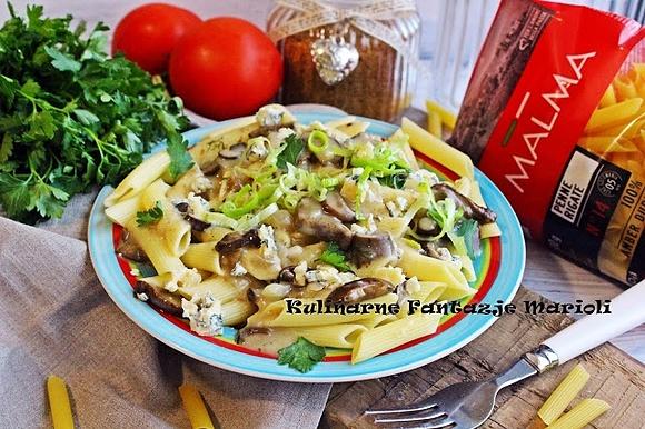 Makaron z grzybami i serem gorgonzola