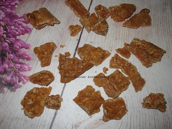 Cukierki maślankowe z orzechami włoskimi
