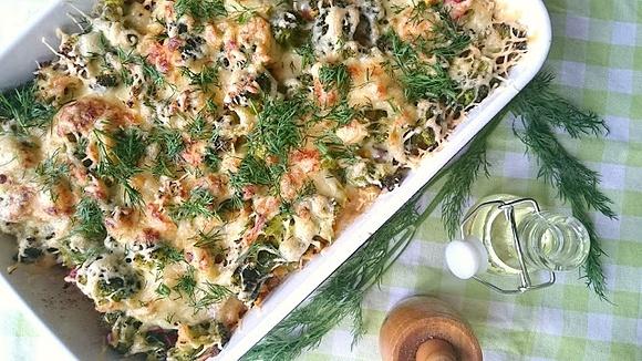 Zapiekanka z kaszą kuskus, żurawiną, mieloną wołowiną i warzywami