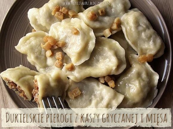 Dukielskie pierogi z kaszy gryczanej i mięsa