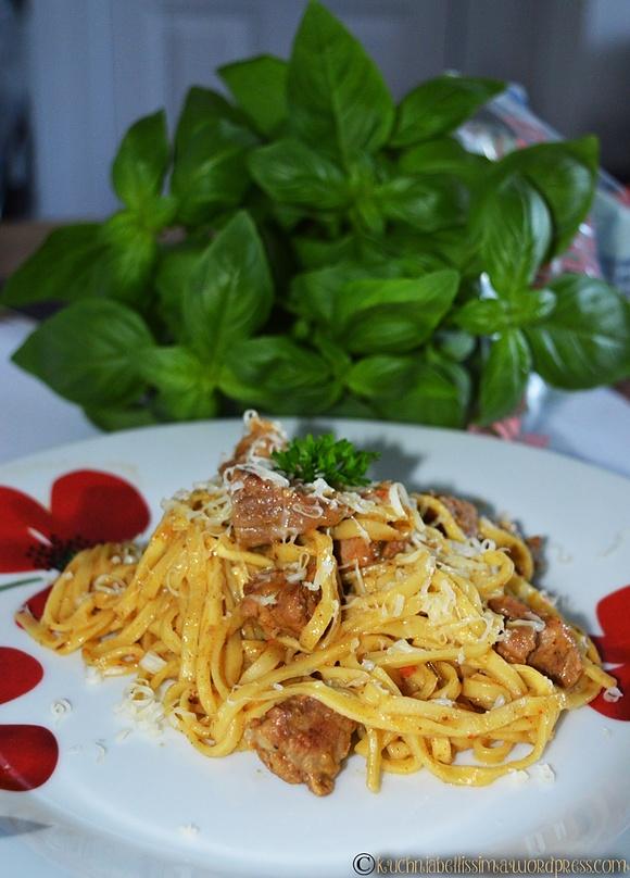 Makaron linguine z gulaszem wieprzowym