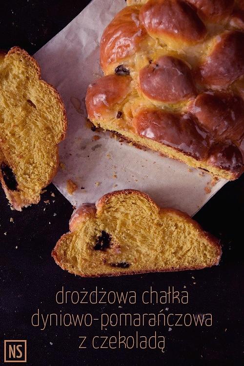 Drożdżowa chałka dyniowo-pomarańczowa z czekoladą