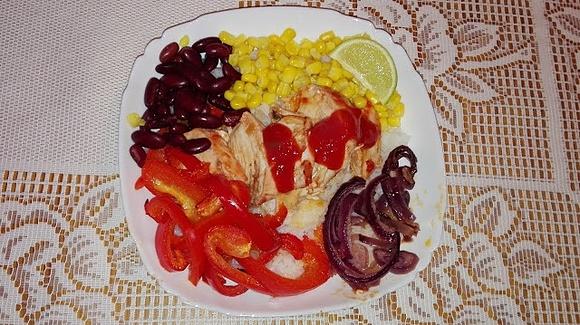 Burrito z kurczakiem i warzywami