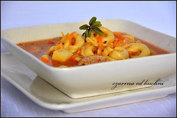 Zupa z tortellini na żeberkach