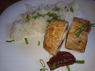 Polędwiczki wieprzowe faszerowane mozzarellą i suszonym pomidorem
