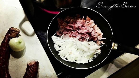 Bigos - tradycyjne staropolskie danie z kapusty kiszonej