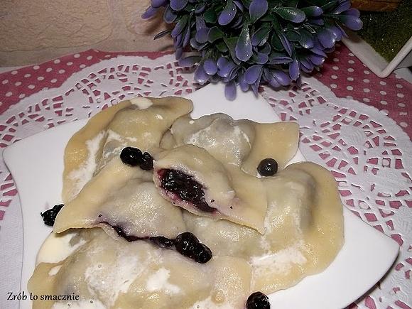 Pierogi z jagodami przepis na tradycyjne pierogi z owocami leśnymi