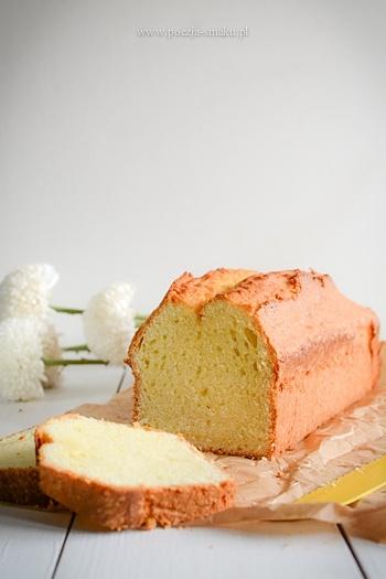 Babka piaskowa wilgotna - najlepsza receptura na ciasto do kawy