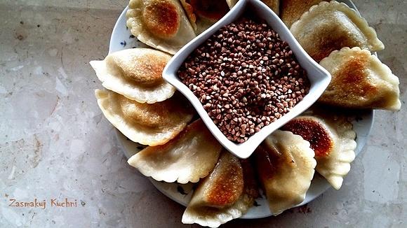 Pierogi z kaszą gryczaną i twarogiem