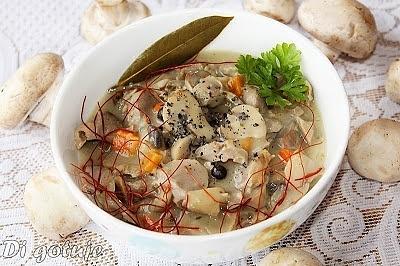 Gulasz z żołądków drobiowych z pieczarkami bezglutenowa zasmażka