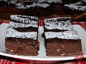 Jaglany murzynek z orzechami