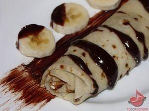 Naleśniki z bananowym twarożkiem i kakaem