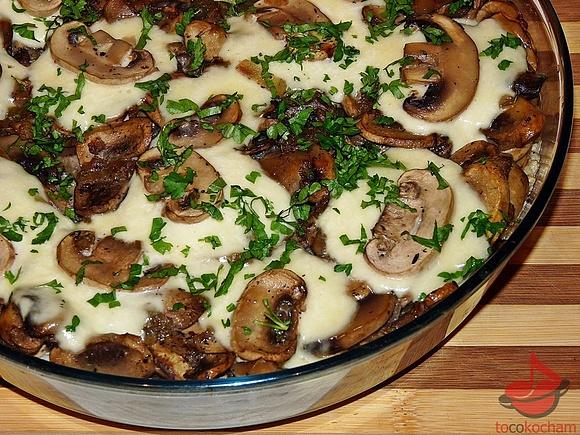 Kasza gryczana zapiekana z pieczarkami i mozzarellą