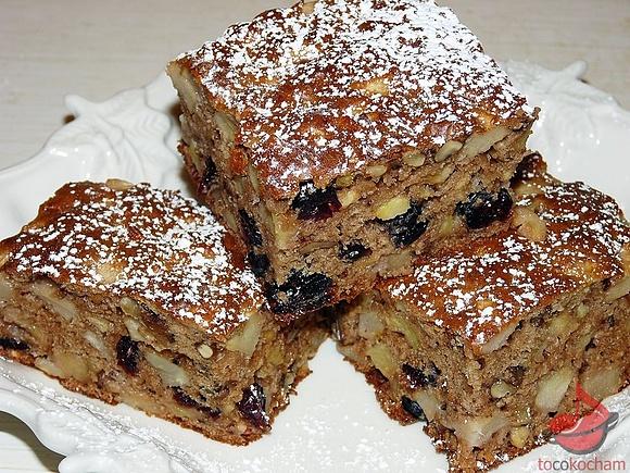 Jabłkowiec z orzechami i żurawiną