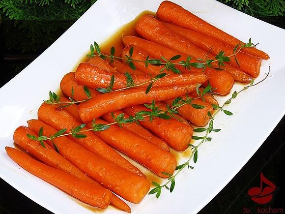 Glazurowana marchewka z soku pomarańczowego i miodu