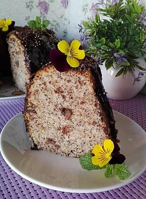 Babka makówka z białek i makiem