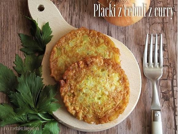 Placki z cebuli z curry