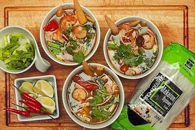 Tom Yum z krewetkami i dorszem - tajska zupa z aromatem cytrusów